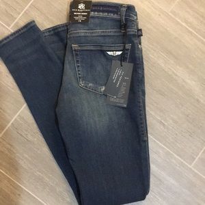 Rock & Republic Mid Rise Skinny